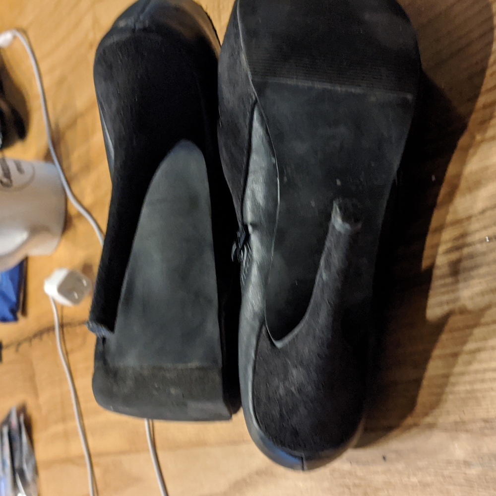 Shoes - Picture 2 of 2